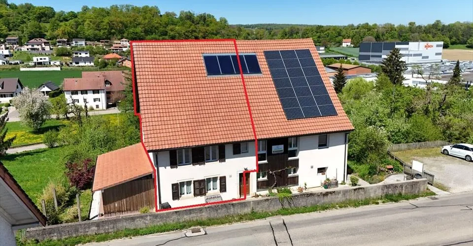 Appartement à vendre de 4.5 pièces dans une ferme rénovée à Chevenez