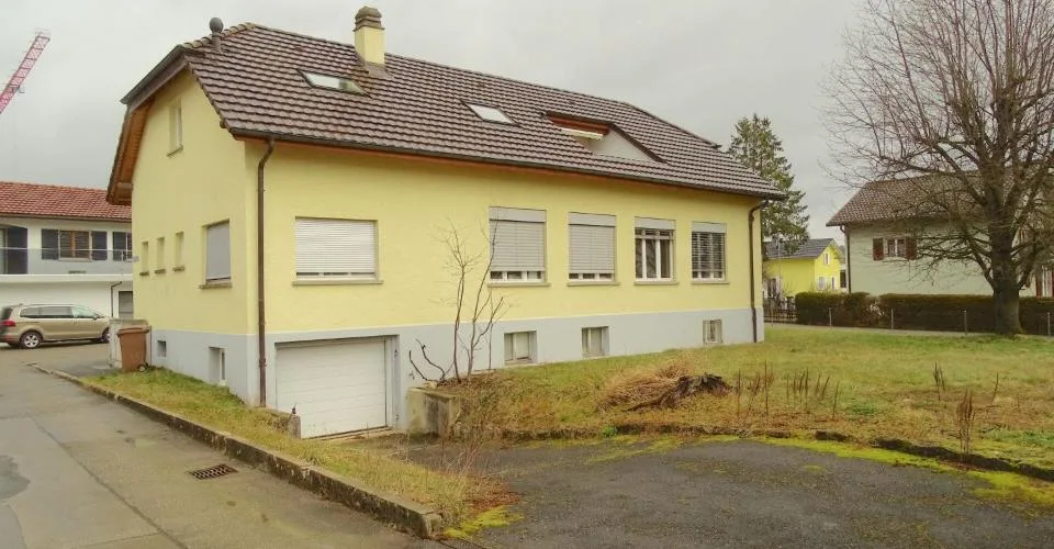ARI-212 - Immeuble mixte de 250 m2 sur une parcelle de 723 m2 à Bassecourt – Foto 2 von 13
