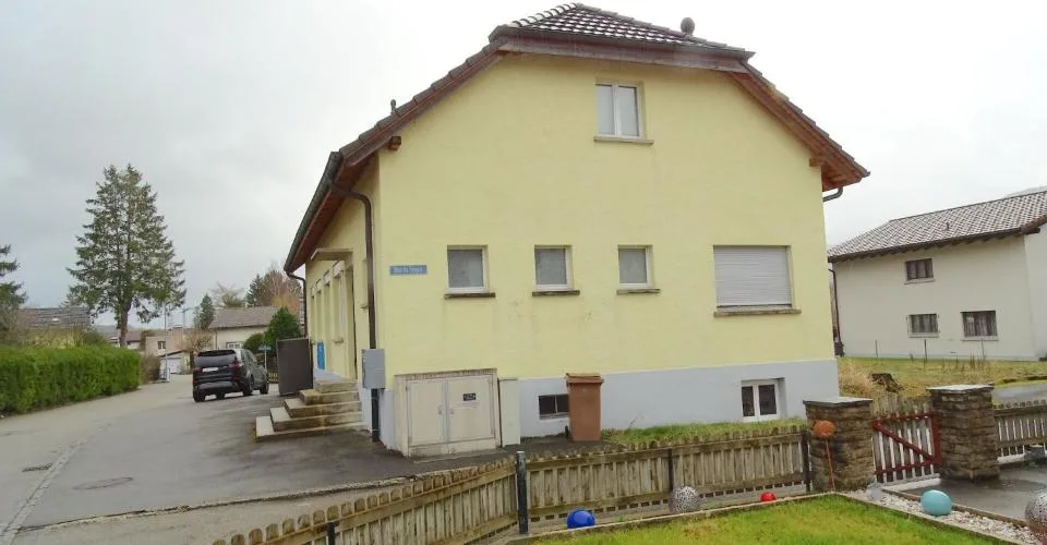 ARI-212 - Immeuble mixte de 250 m2 sur une parcelle de 723 m2 à Bassecourt – Foto 3 von 13
