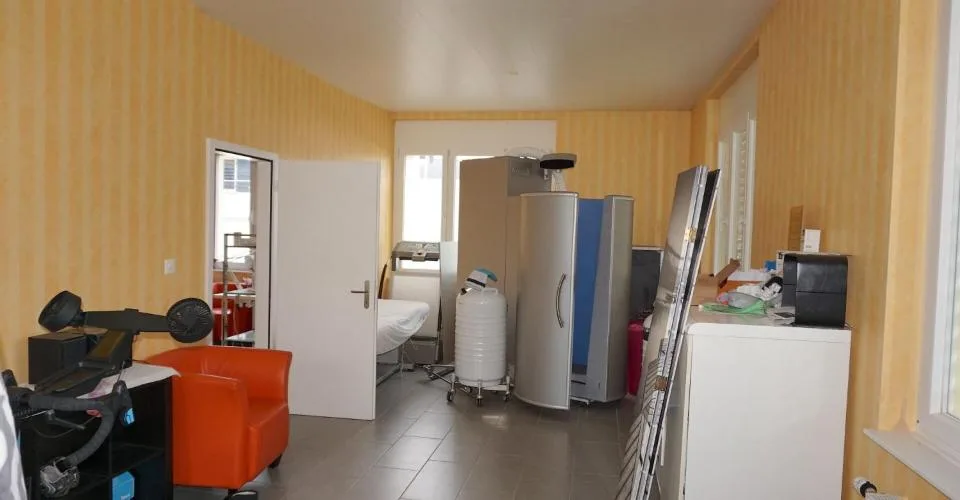 ARI-212 - Immeuble mixte de 250 m2 sur une parcelle de 723 m2 à Bassecourt – Foto 12 von 13