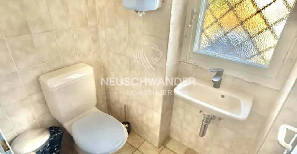 Atelier à transformer en une maison familiale à Bassecourt à vendre