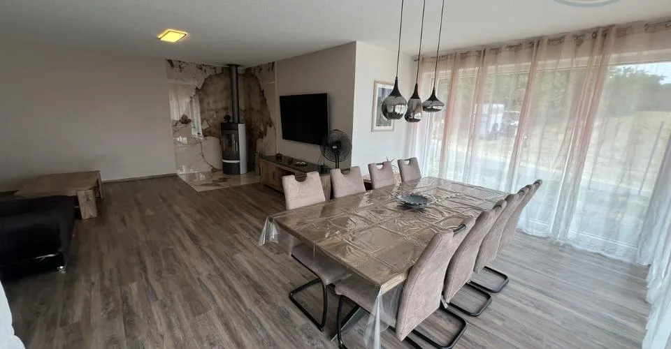 Maison contemporaine en lisière de forêt à Bonfol – foto 3 di 12