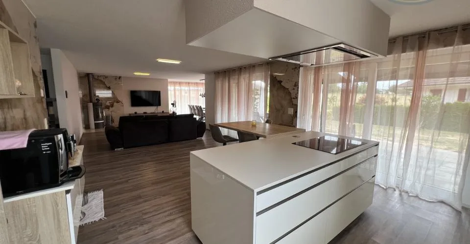 Maison contemporaine en lisière de forêt à Bonfol – foto 6 di 12