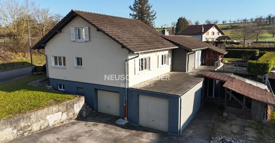 À vendre dans le village de Coeuve charmante maison de 6 pièces