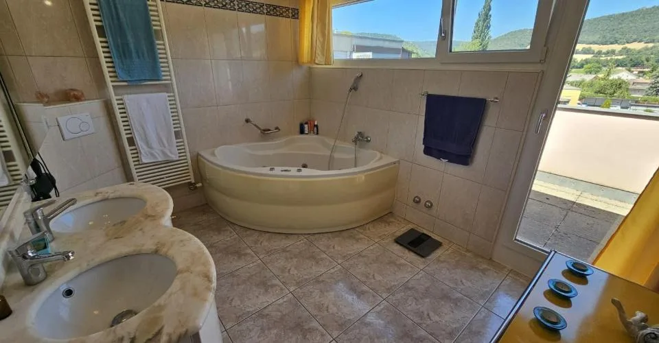À vendre à Courroux attique de 6.5 pièces avec terrasse panoramique