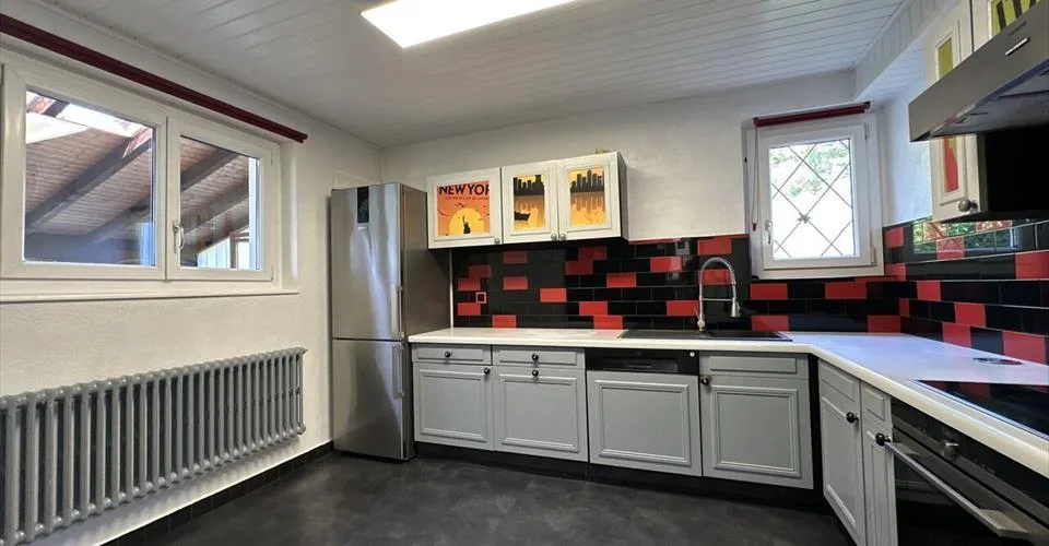 Maison familiale de 9 pièces à vendre à Fontenais