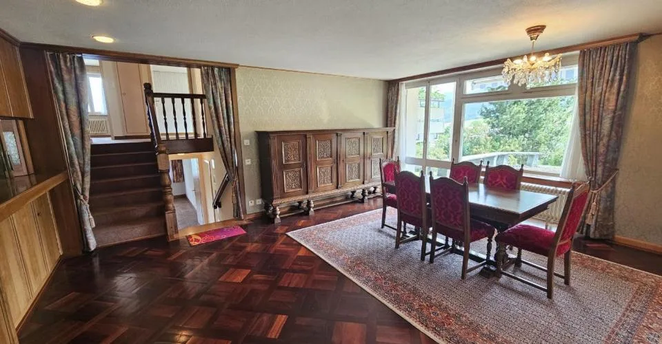 À Glovelier à vendre villa de 9.5 pièces sur une vaste parcelle
