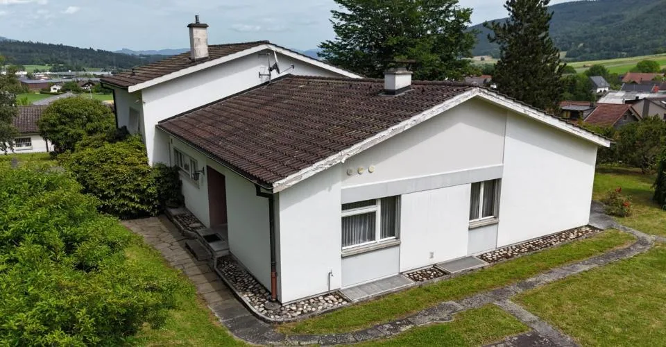 À Glovelier à vendre villa de 9.5 pièces sur une vaste parcelle