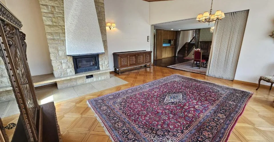 À Glovelier à vendre villa de 9.5 pièces sur une vaste parcelle