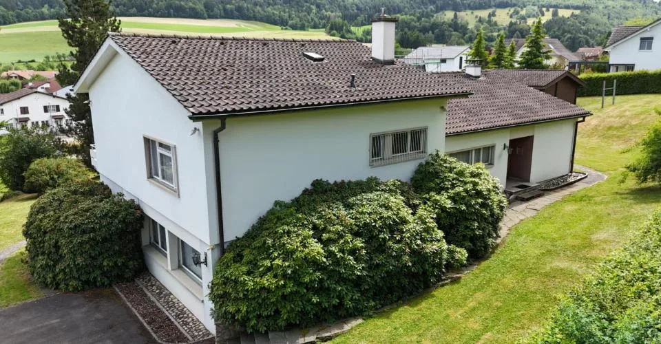 À Glovelier à vendre villa de 9.5 pièces sur une vaste parcelle