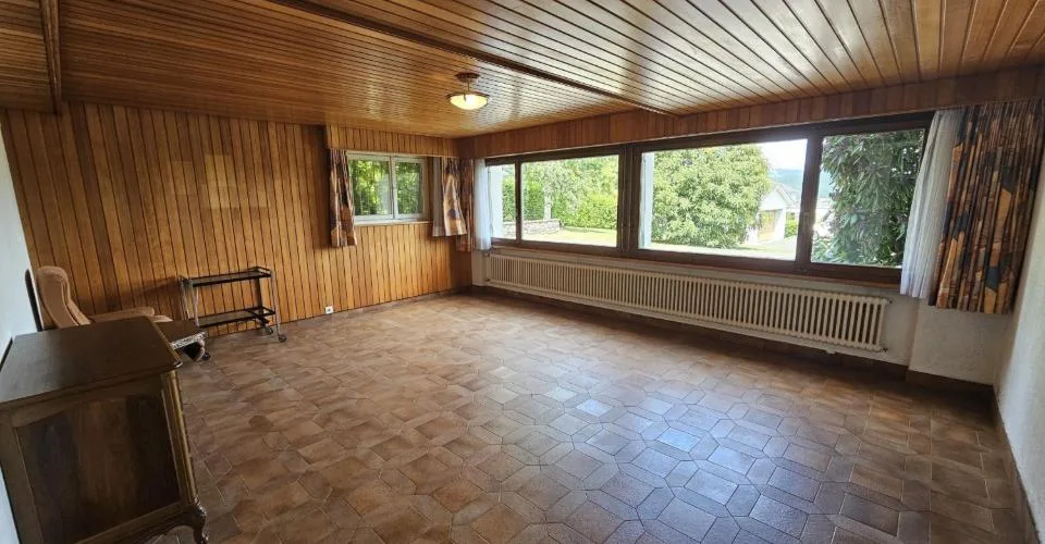 À Glovelier à vendre villa de 9.5 pièces sur une vaste parcelle