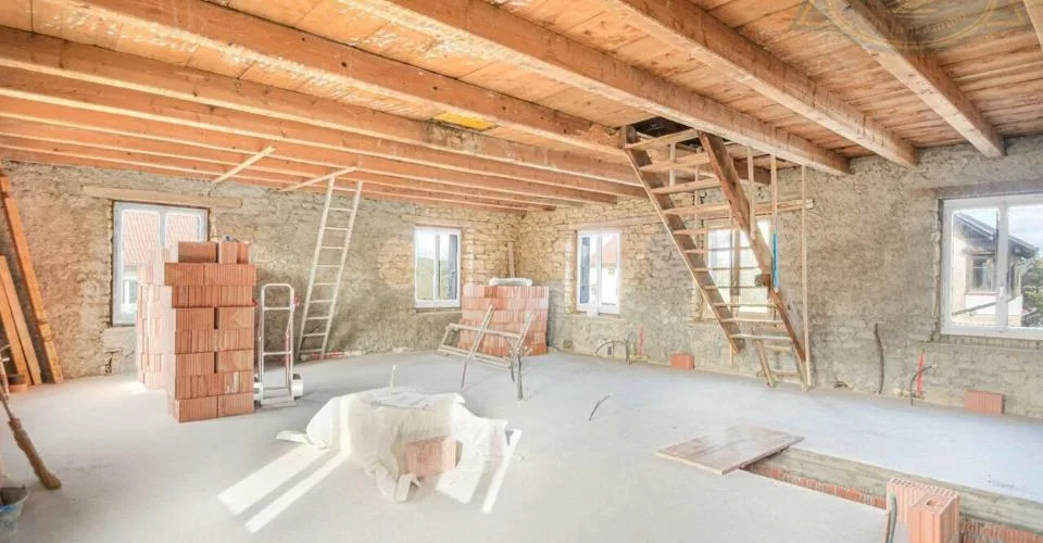 Maison partiellement rénovée située au calme