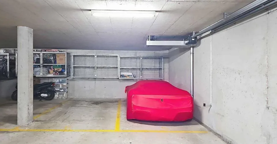 Place de parking intérieure