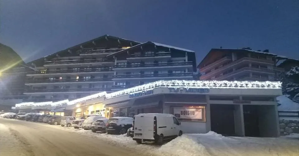 Nendaz au coeur de la station, place dans garage parking collectif