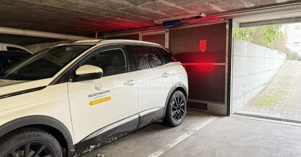 À vendre dans un parking souterrain 1 place de parc à Delémont
