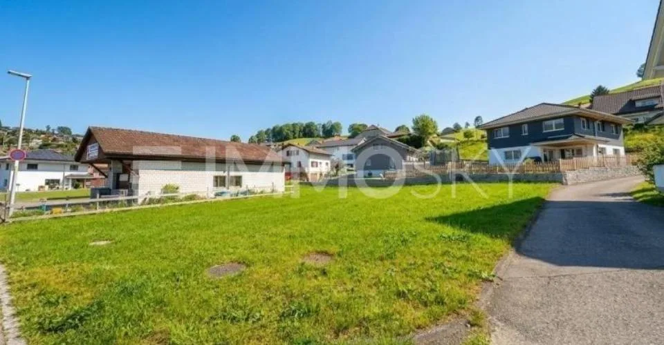 Grosszügiges Bauland mit vielseitigem Potenzial