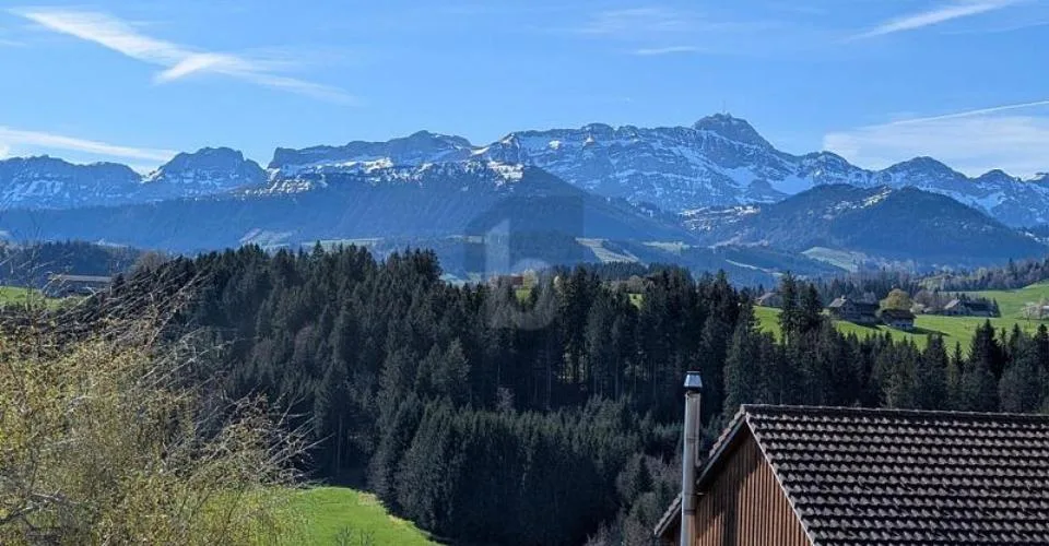 TRAUMHAFTE AUSSICHT MIT BEWILLIGTEM BAUPROJEKT