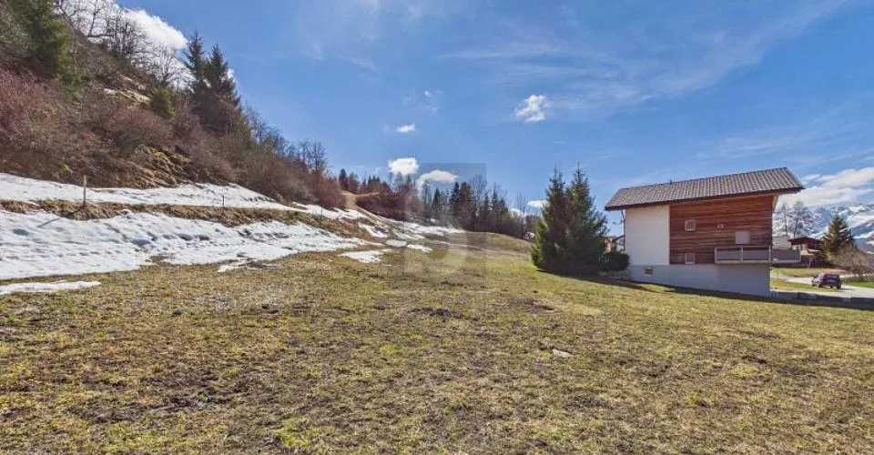 TRAUM-GRUNDSTÜCK MIT SKI-IN-SKI-OUT
