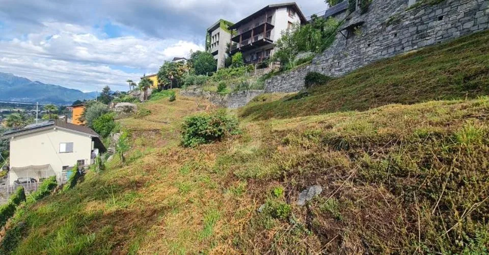 SOLEGGIATO E TRANQUILLO CON VISTA