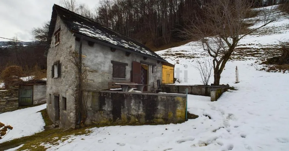 Terreno edificabile con Rustico nella splendida Valle di Blenio