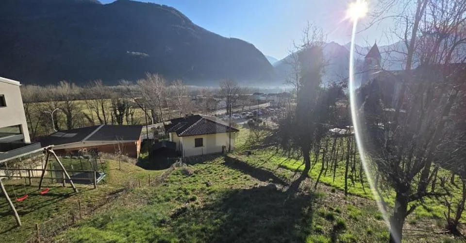 IN POSIZIONE TRANQUILLA E SOLEGGIATA CON VISTA