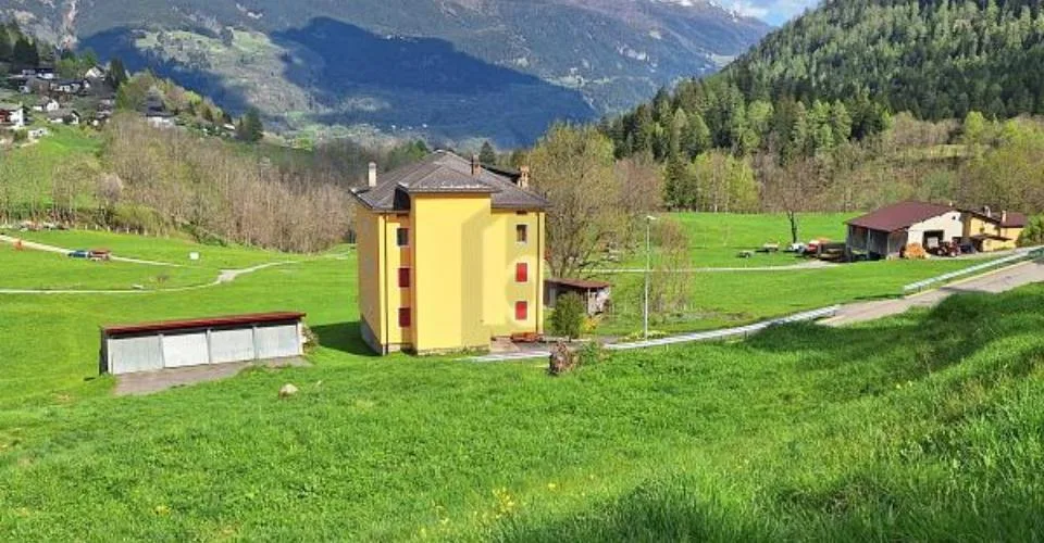 IN POSIZIONE TRANQUILLA E SOLEGGIATA CON VISTA