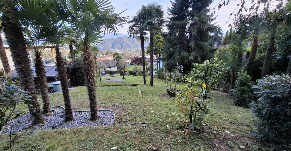 Terreno edificabile con vista lago e accesso privato  posizione esclusiva vicino al Lago di Lugano