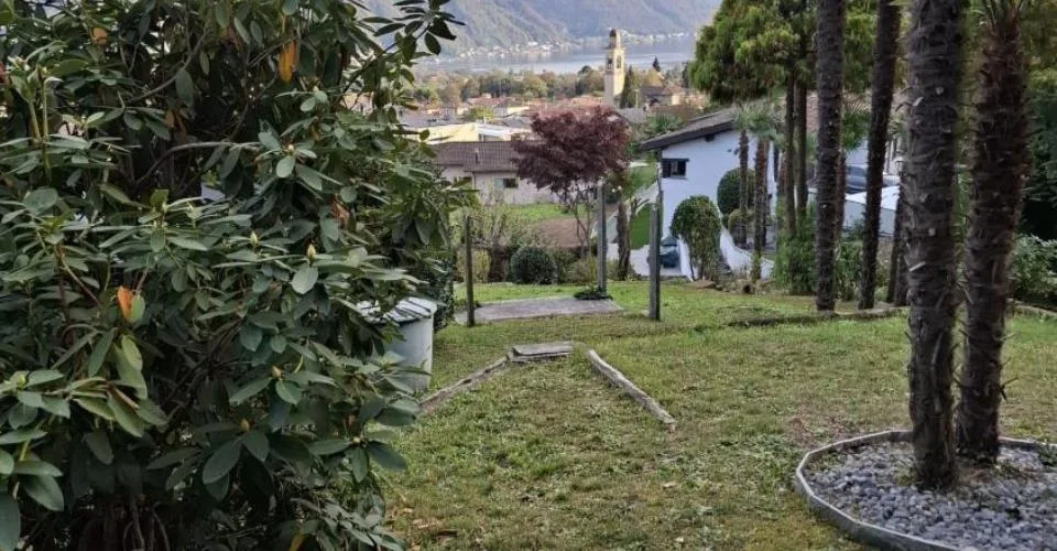 Terreno edificabile con vista lago e accesso privato  posizione esclusiva vicino al Lago di Lugano