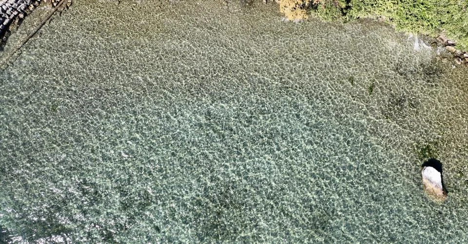 Magnifique Terrain Pied dans l'Eau avec Projet de Construction