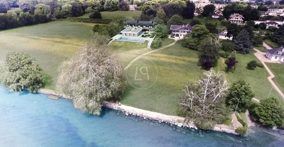 Superbe parcelle de 6 500 m2 pied dans l'eau, Rolle – photo 3 sur 12