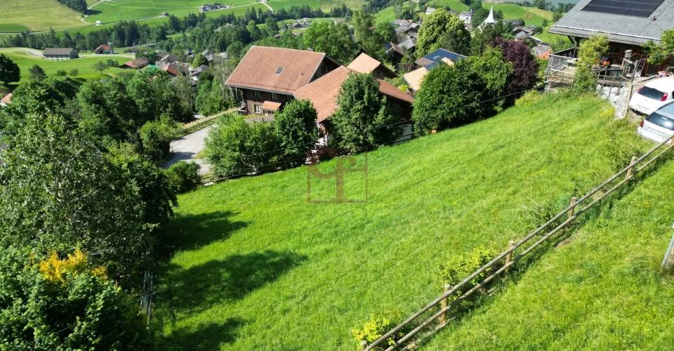 À vendre – Terrain constructible à Rossinière