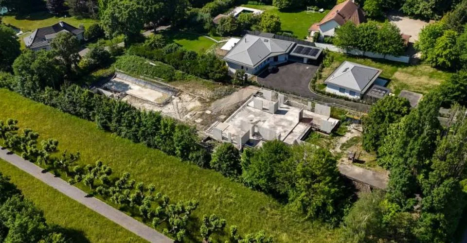 Un terrain unique pour une résidence signature – Foto 2 von 3