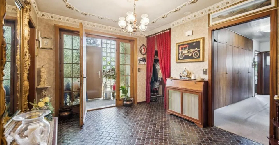 Terrain à fort potentiel avec maison existante pour investisseur