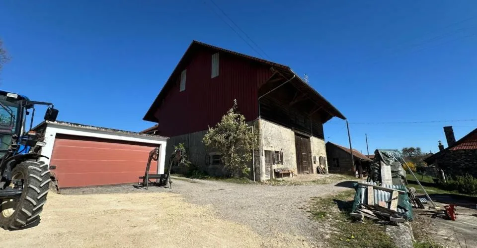TERRAIN AVEC GRAND RURAL & COUVERT À TRANSFORMER EN HABITATION OU TOUT LE REZ POUR UNE ACTIVITÉ ET VOTRE HABITATION AU REZ SUPÉRIEUR, OU PLUSIEURS FAMILLES ?