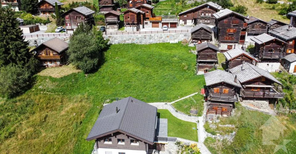 Très belle parcelle à construire au centre d'Ayer – Foto 2 von 11