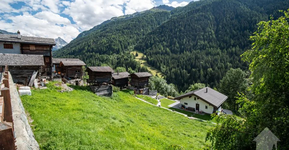 Très belle parcelle à construire au centre d'Ayer – Foto 3 von 11