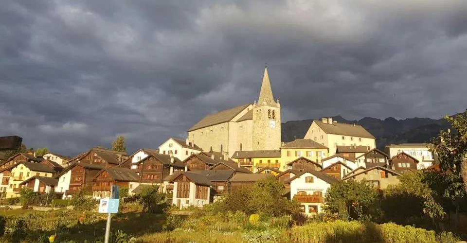 Lens Parcelles avec VUE IMPRENABLE à proximité du centre du village