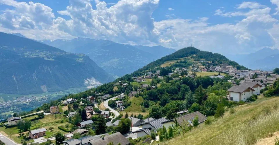 Lens Parcelles avec VUE IMPRENABLE à proximité du centre du village