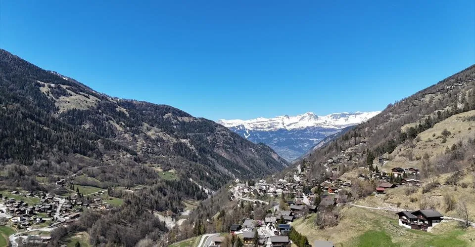 Magnifique terrain à bâtir à Cuimey – foto 4 di 5
