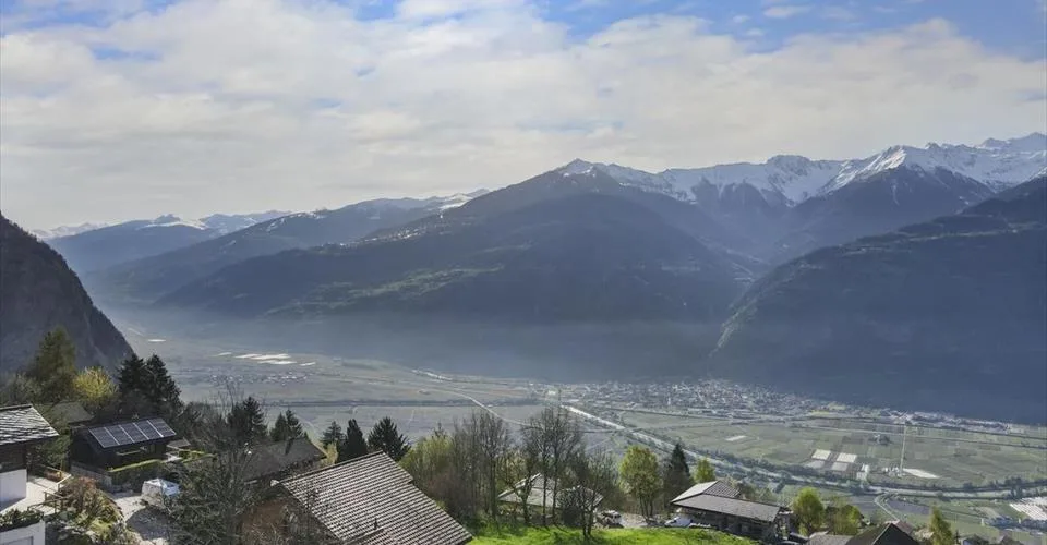 Terrain avec permis de construire, situé à Dugny 5 minutes d'Ovronnaz