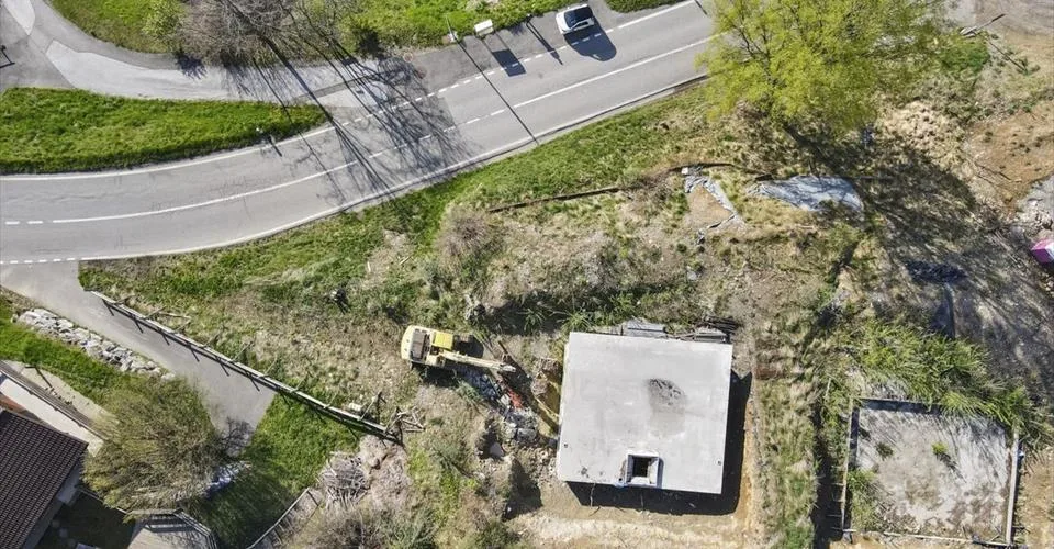 Terrain avec permis de construire, situé à Dugny 5 minutes d'Ovronnaz
