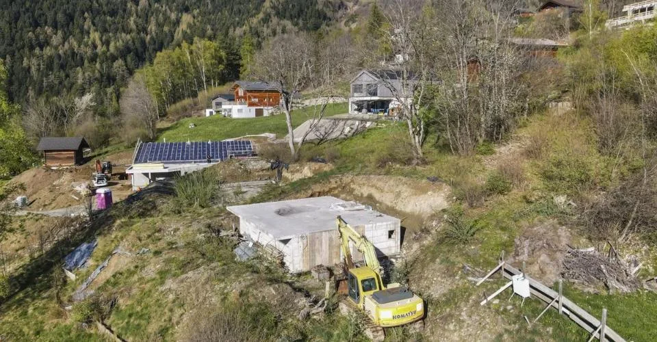 Terrain avec permis de construire, situé à Dugny 5 minutes d'Ovronnaz