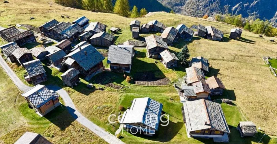 Gspon - Rare parcelle constructible sur un haut plateau ensoleillé avec vue alpine lointaine