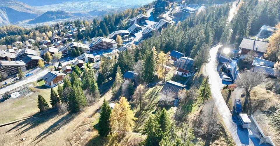 Situation exceptionnelle pour ce terrain à bâtir au Bochones
