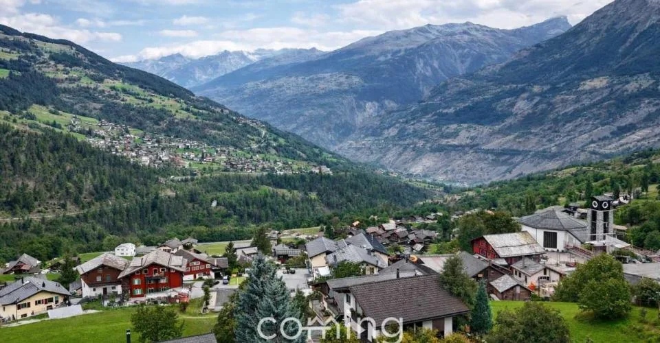 Construire avec vue à Bürchen - 729 m² en pente ensoleillée et environnement calme