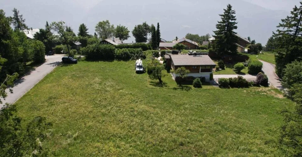 Magnifique terrain constructible dans quartier recherché