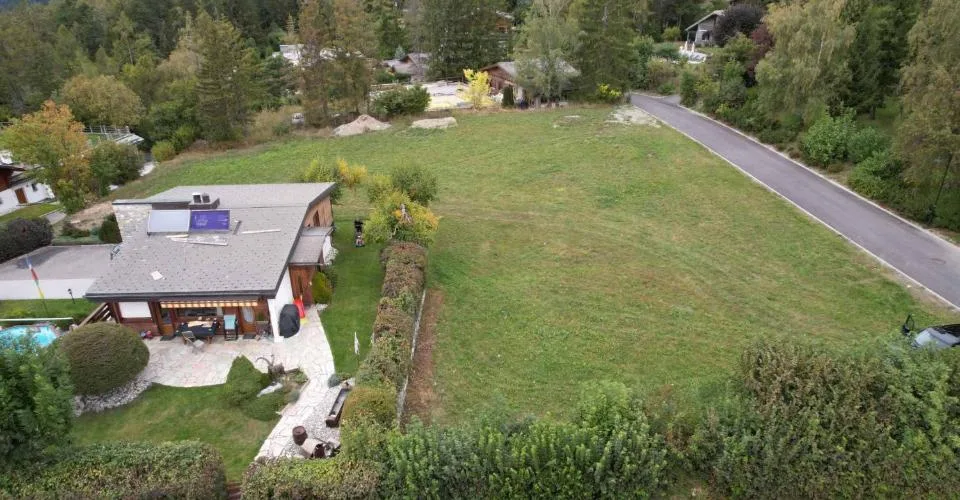 Magnifique terrain constructible dans quartier recherché