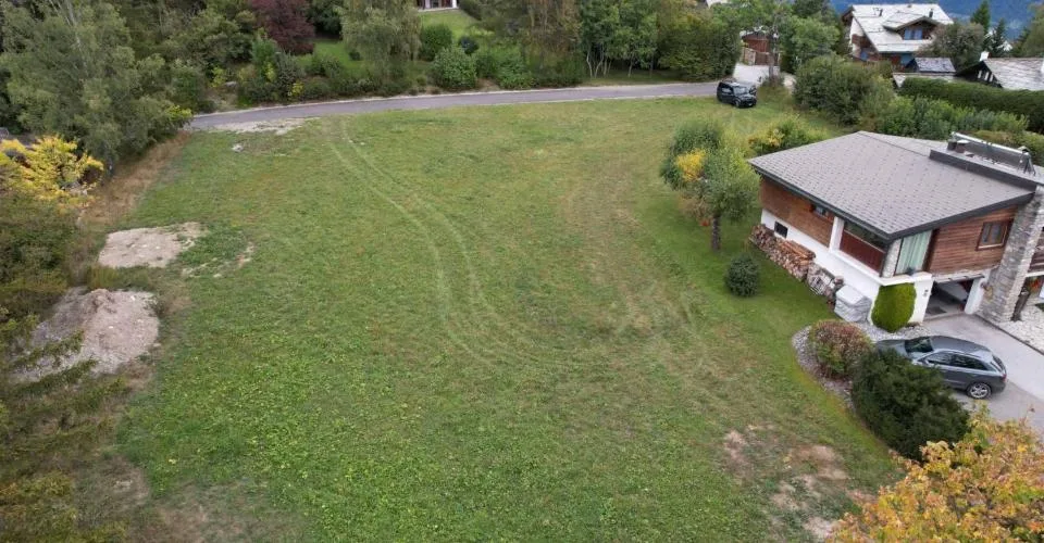 Magnifique terrain constructible dans quartier recherché