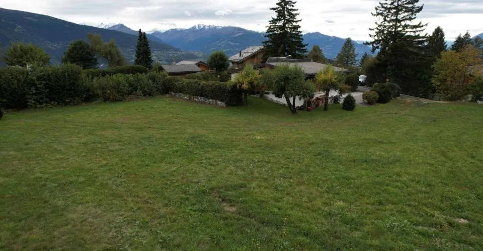 Magnifique terrain constructible dans quartier recherché