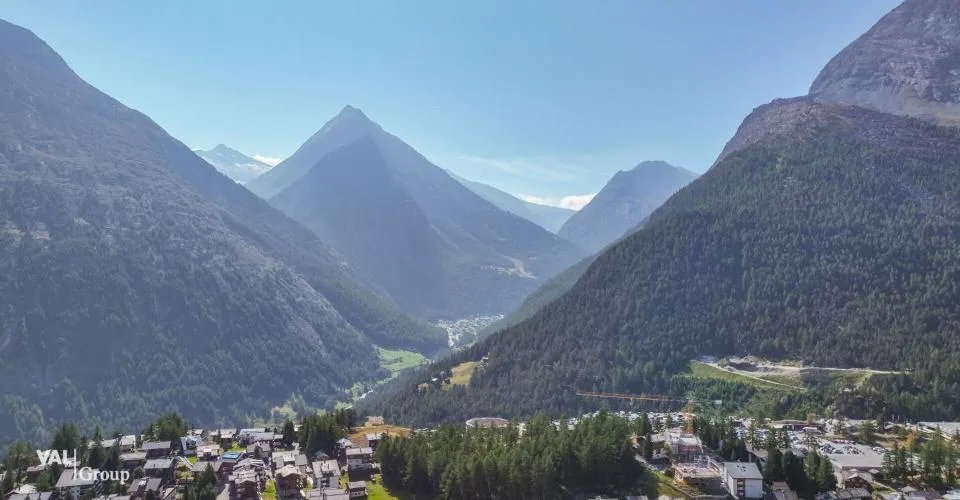 Beaux terrains à bâtir avec des vues magnifiques à Saas-Fee
